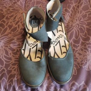 Euc Fly London shoes